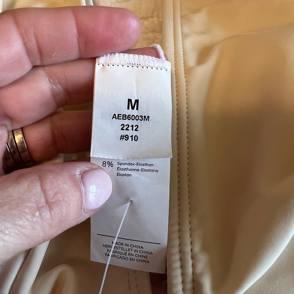 Cupshe one piece swimsuit size medium. - Picture 3 of 3